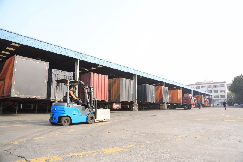 比亞迪再獲數千臺鋰電叉車訂單